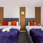 Bullring Lux Suite, New Street Free Netflix - Free Secure Parking- Sleeps 6